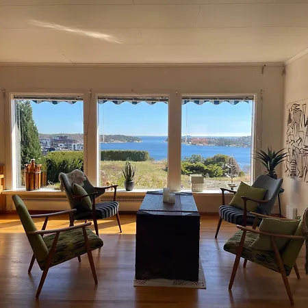 Sjoutsikt Og 60-talls Sjarm! Villa *