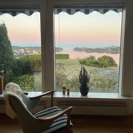 Sjoutsikt Og 60-talls Sjarm! Villa